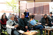 ULUSLARARASI ÖĞRENCİLER İLE BİR ARAYA GELEN REKTÖR TABAKOĞLU’NDAN BAMBU AĞACININ HİKÂYESİ