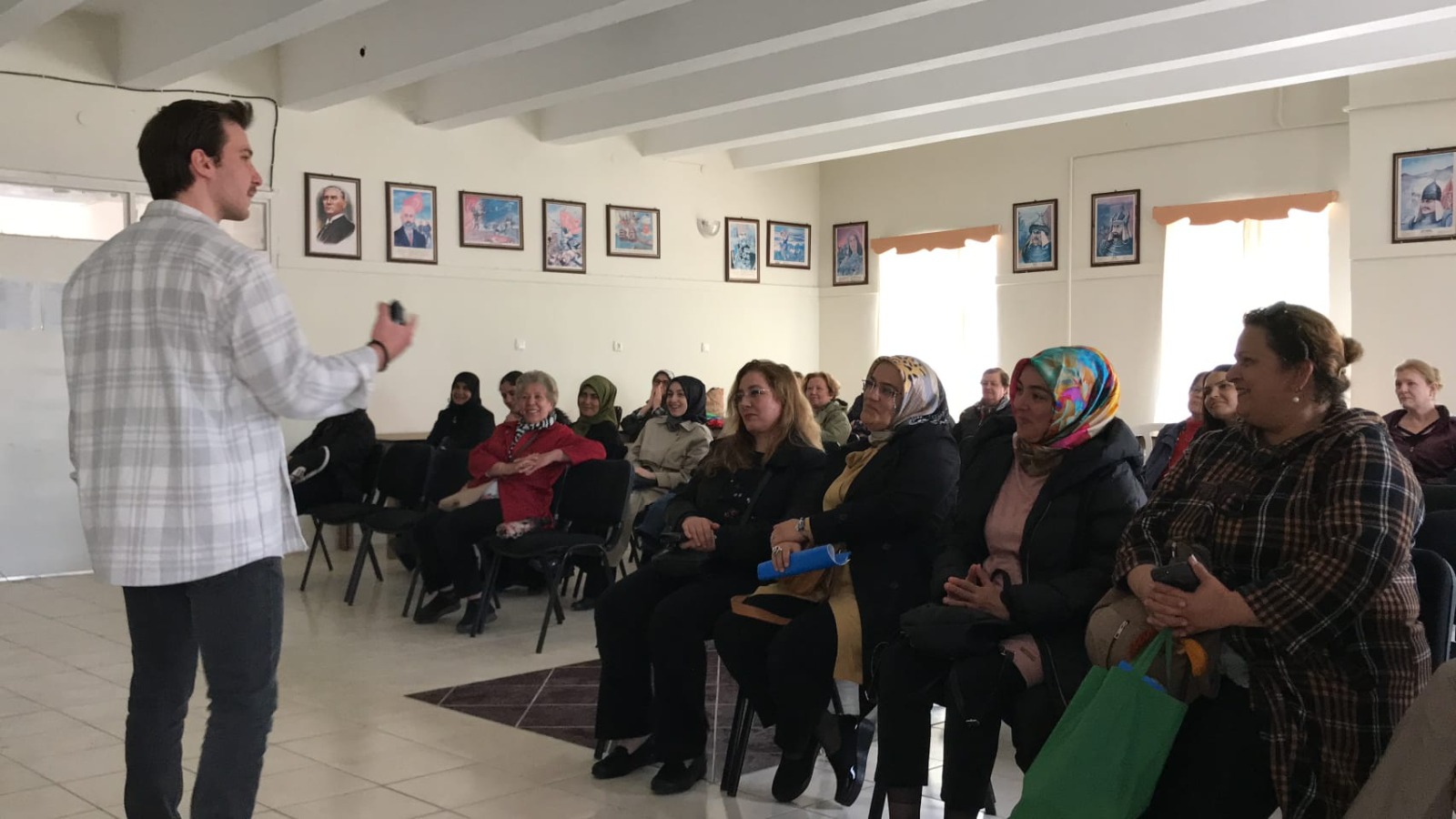 DOÇ. DR. YELİZ YEŞİL VE ÖĞRENCİLERİNDEN KONFERANS