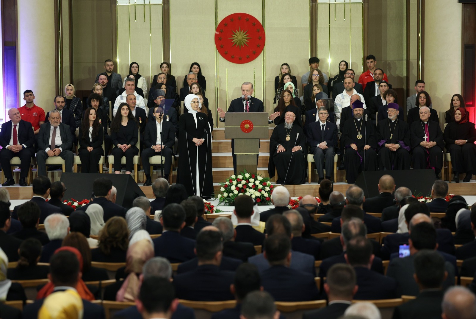 CUMHURBAŞKANI RECEP TAYYİP ERDOĞAN’IN GÖREVE BAŞLAMA TÖRENİ’NE KATILAN REKTÖR PROF. DR. ERHAN TABAKOĞLU, BALKAN ÜLKELERİNİN CUMHURBAŞKANLARI İLE BULUŞTU