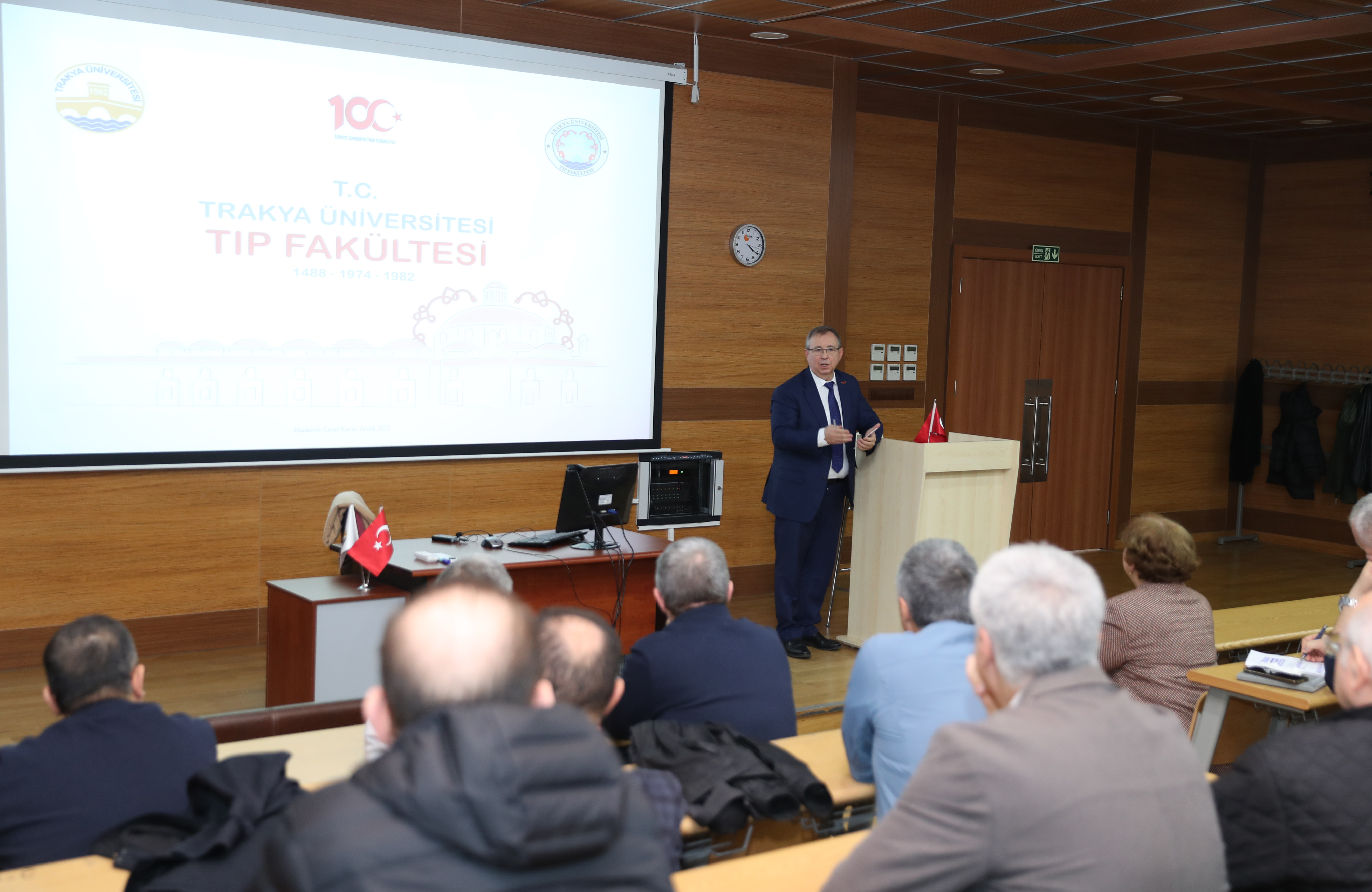 REKTÖR PROF. DR. ERHAN TABAKOĞLU, TIP FAKÜLTESİ 2023-2024 YILI AKADEMİK KURUL TOPLANTISINA KATILDI