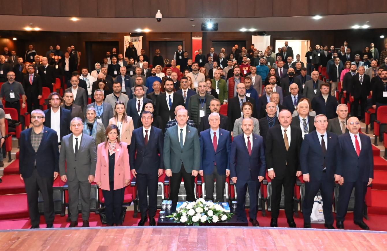 REKTÖR PROF. DR. ERHAN TABAKOĞLU, TÜRKİYE ÜNİVERSİTE SPORLARI FEDERASYONU TARAFINDAN DÜZENLENEN ÜNİVERSİTELER KOORDİNASYON TOPLANTISINA KATILDI