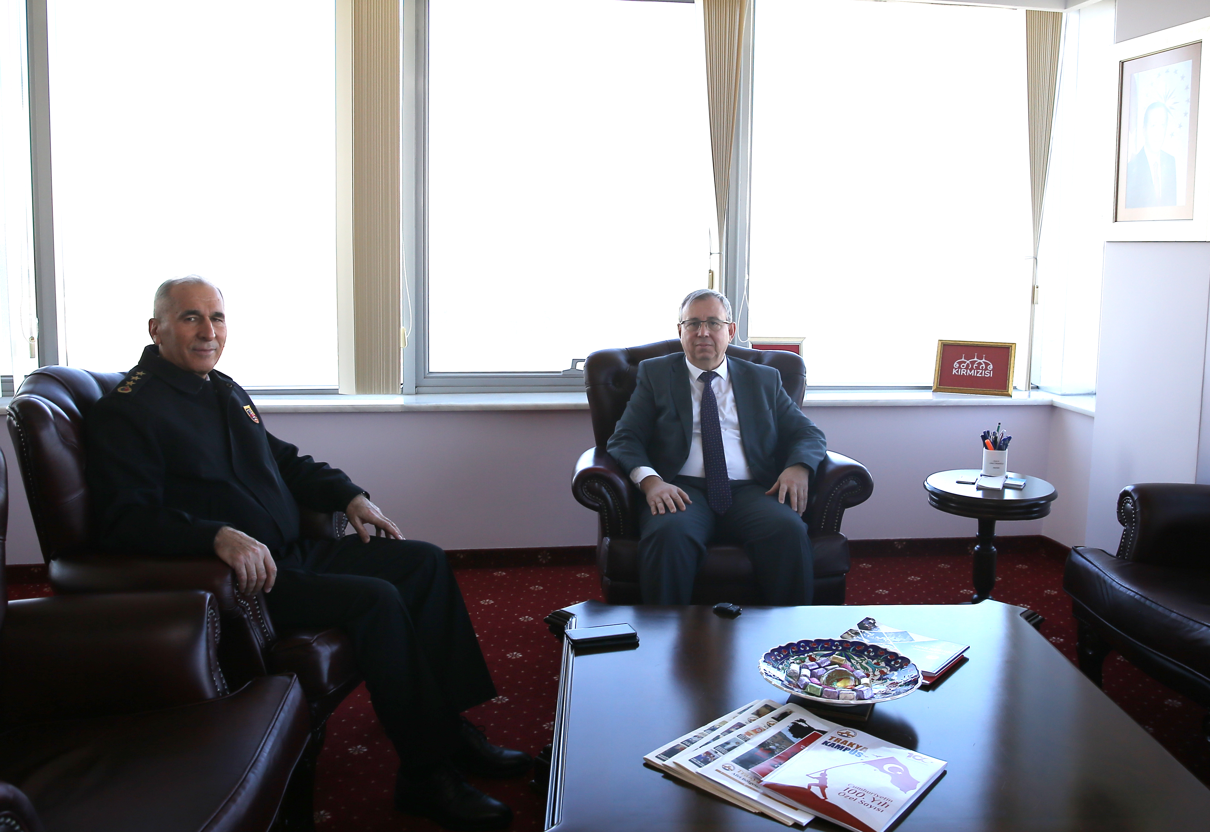 EDİRNE İL JANDARMA KOMUTANI J.ALB. HACI ALİ BÜBER’DEN REKTÖR PROF. DR. ERHAN TABAKOĞLU’NA ZİYARET