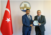 İZMİR KÂTİP ÇELEBİ ÜNİVERSİTESİ REKTÖRÜ PROF. DR. SAFFET KÖSE’DEN REKTÖR PROF. DR. ERHAN TABAKOĞLU’NA ZİYARET