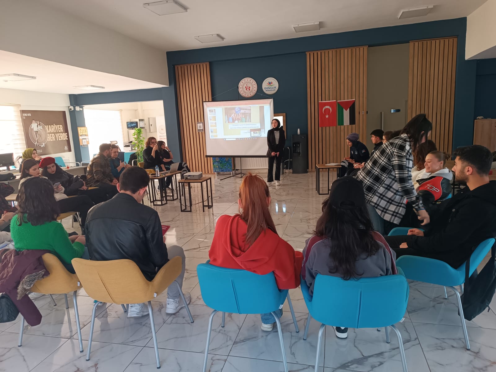 DOÇ. DR. YELİZ YEŞİL VE ÖĞRENCİLERİNDEN KONFERANS