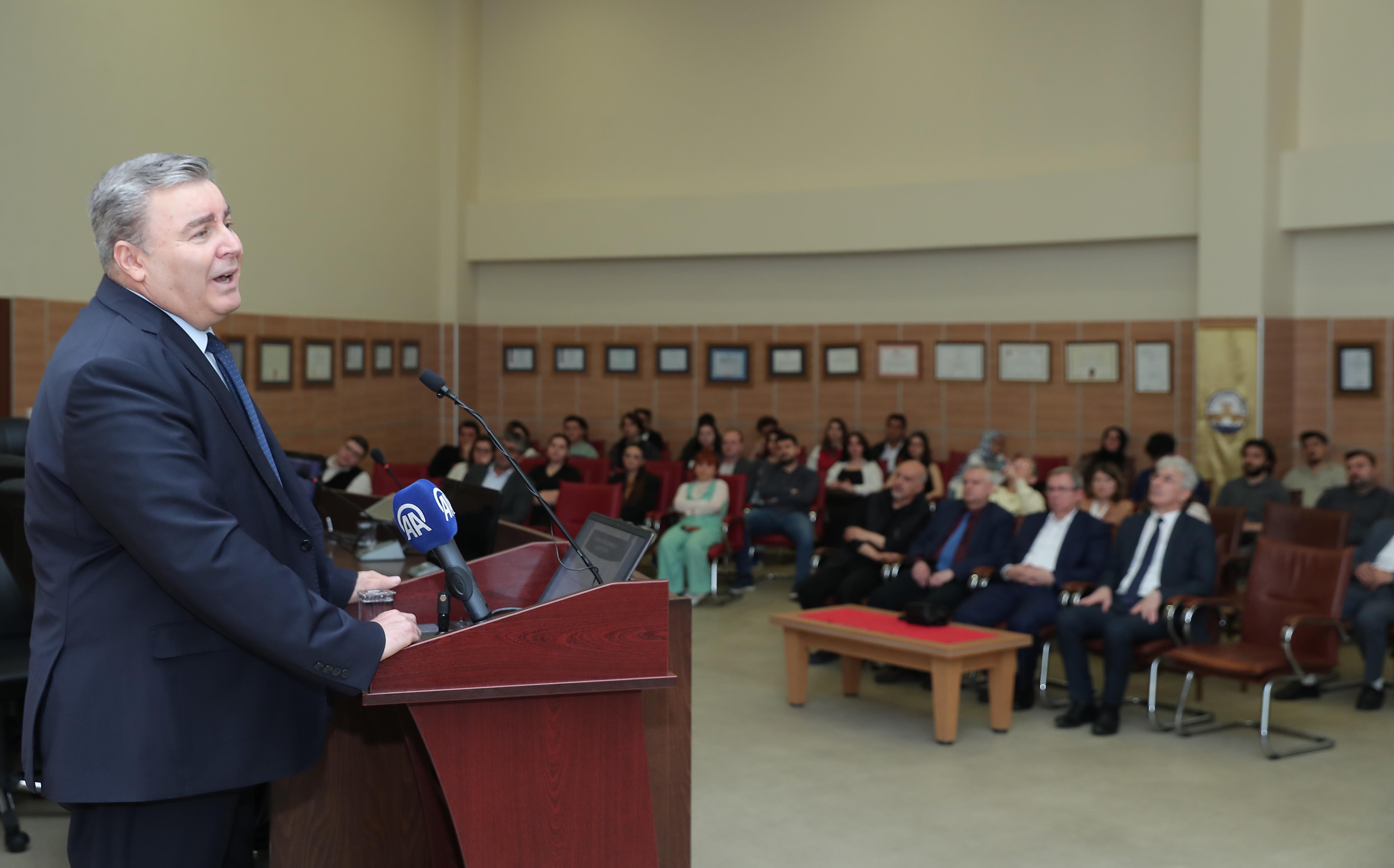 TRAKYA ÜNİVERSİTESİNDE “ANADOLU’DAN BALKANLAR’A TÜRK GÖÇÜ, SELANİK VE ATATÜRK” KONFERANSI GERÇEKLEŞTİRİLDİ