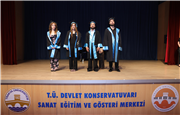 DEVLET KONSERVATUARINDA MEZUNİYET SEVİNCİ